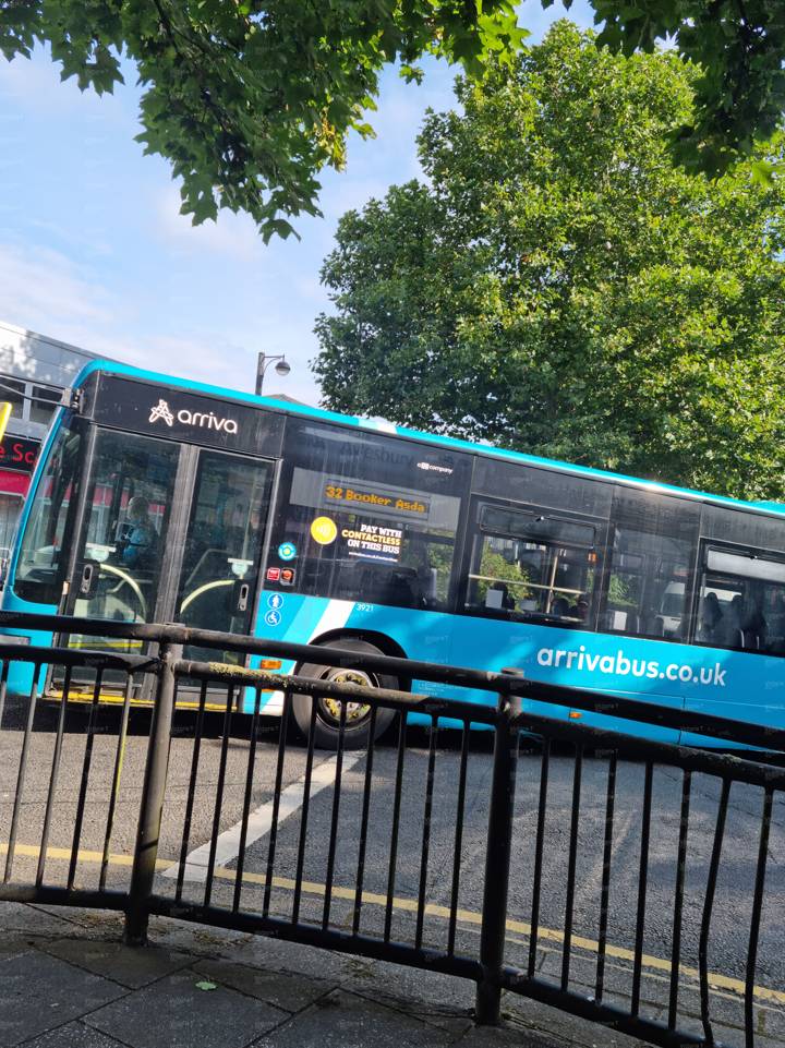 Image of Arriva Beds and Bucks vehicle 3921. Taken by Victoria T at 10.05 on 2021.09.21